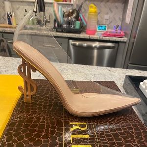 Jennifer Le Money Motif Pump | size 42 (US 12) |  Clear/nude